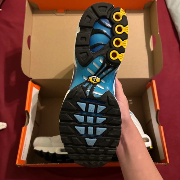 Nike Air Max Plus Spray Paint Swoosh White Blue - Picture 3 of 5